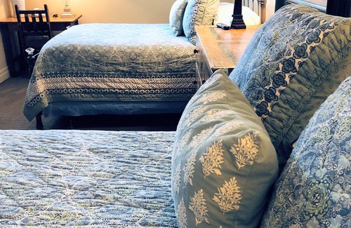 West End Bed & Breakfast | Experience Comfort at Annabelle Inn with Spa and Breakfast