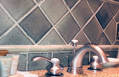 West End Bed & Breakfast | Experience Comfort at Annabelle Inn with Spa and Breakfast
