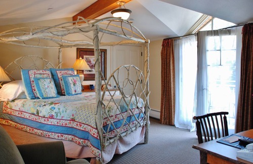 West End Bed & Breakfast | Experience Comfort at Annabelle Inn with Spa and Breakfast