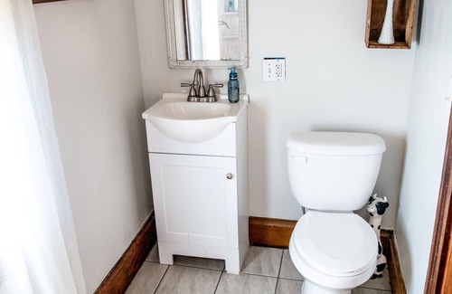 Dickerson Run Bed & Breakfast | Experience the AnnaLee Room at The Farmhouse B&B