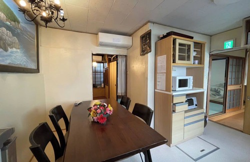 Toyonaka House | AnNam Stay AJISAI: Sleeps 12, Muslim friendly