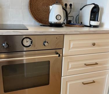 Johannisthal Apartment | Guest Rated 9.7/10 at AnnApartment - Ideal for Families