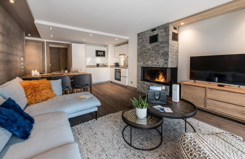 Les Gets House | Discover Annapurna by Alpine Residences with Ocean Views