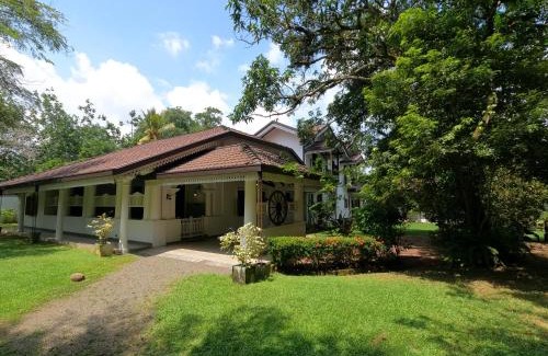 Kalagedihena House | Discover Anncyl1857: Family-Friendly with Pool & Hot Tub