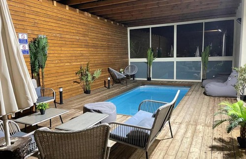 Daliyat al-Karmel Apartment | Pet-Friendly Anne Spa by Miral: Pool & Hot Tub Retreat