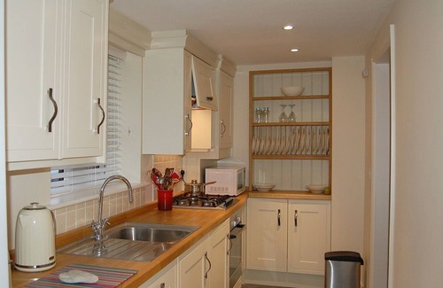 Talybont House | Top-Rated Henborth Mawr Cottage in Talybont - Family Friendly