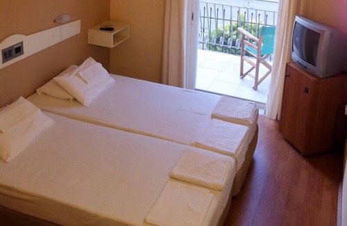 Monemvasia Hotel | Top-Rated Annema Hotel: Pool, Dining & Family-Friendly Fun