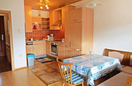 Doebriach Apartment | Discover Annemarie: Guest Rated 9.8 with Lake View & Spa