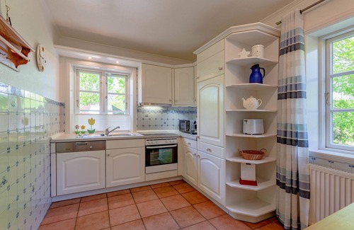 Oevenum House | Cozy Annes Cottage Whg 1 with Kitchen in Deutschland
