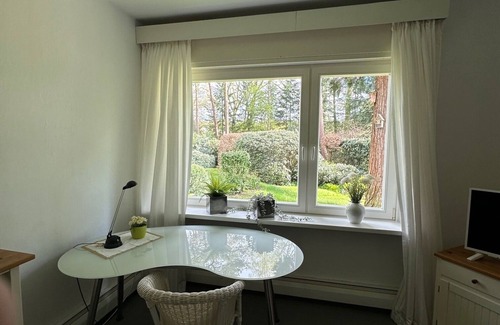 Kirchlinteln Apartment | Cozy Countryside Retreat: Guest Rated 9.6 with Breakfast