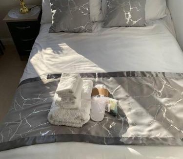 Beddington South Apartment | Cozy Annex B Studio Flat in Central London - 8.8/10 Rated