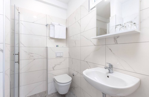 Selce Hotel | Discover Annex Slaven: Family-Friendly with On-Site Dining