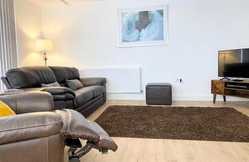 Johnston Apartment | Premier Annexe@No8: Family-Friendly with 9.8 Guest Rating