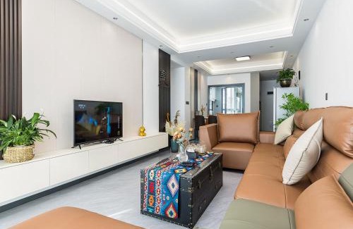 Panlong Apartment | Annie 2704-only 260 metres from Metro Line 2 Exit C of BeiChun