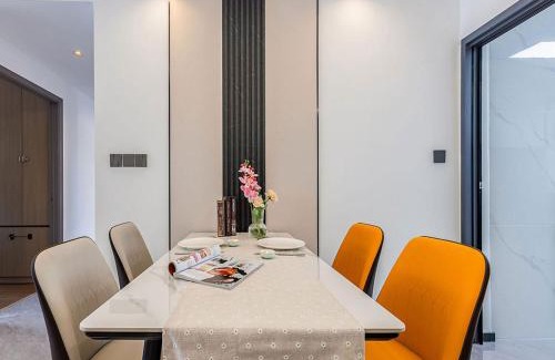 Panlong Apartment | Annie 2704-only 260 metres from Metro Line 2 Exit C of BeiChun