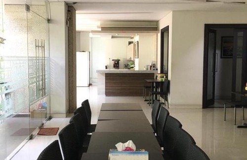 Jakarta House | Family-Friendly Retreat at Annie Kuca Hotel Awaits You