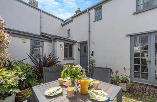 Appledore House | Family-Friendly Retreat at Annies Cottage, Appledore