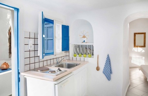 Imerovigli House | Discover Annio Flats: Oceanfront Bliss with Top Reviews