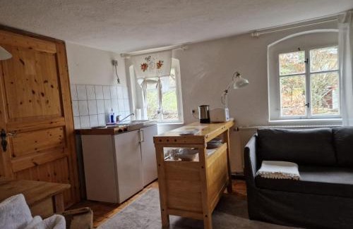 Grunhainichen Apartment | Pet-Friendly Anno 1886 - Oceanfront Getaway Awaits You