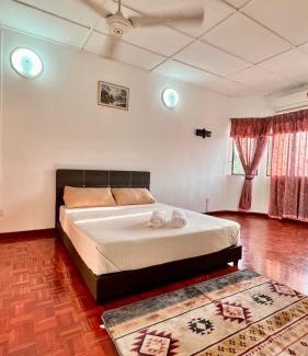 Shah Alam House | Top-Rated Annur Homestay: Ideal for Family Getaways