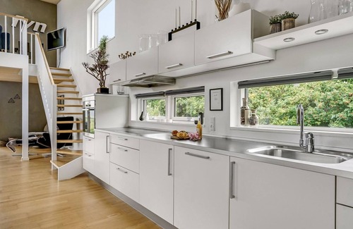 Middelfart House | Cozy Oceanfront Retreat "Anny" - Steps from the Sea