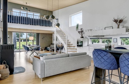Middelfart House | Cozy Oceanfront Retreat "Anny" - Steps from the Sea