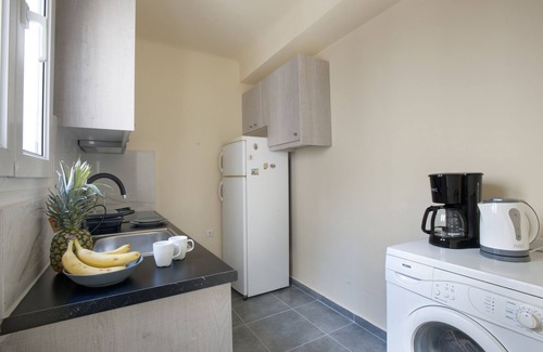 Ano Patisia Apartment | Explore Ano Patisia - Cozy Penthouse with Kitchen Amenities
