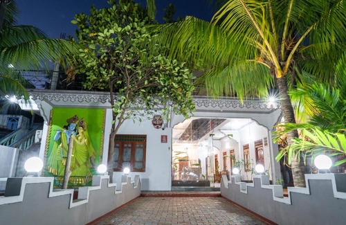 Trincomalee Hotel | Discover Anoo Garden Villa: Family-Friendly Retreat with Hot Tub