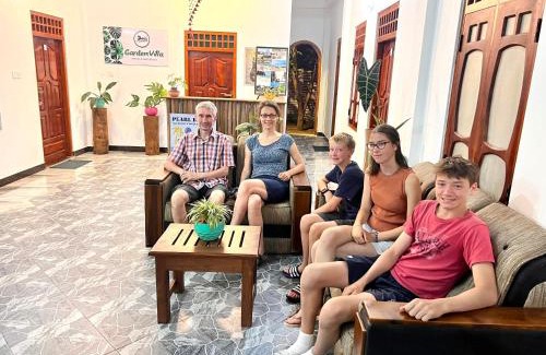 Trincomalee Hotel | Discover Anoo Garden Villa: Family-Friendly Retreat with Hot Tub