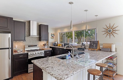 Bay Isle House | Experience Another Day in Paradise with Oceanfront Luxury