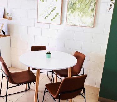 Miles End Apartment | Discover Your Place on Davidson: Family-Friendly Retreat