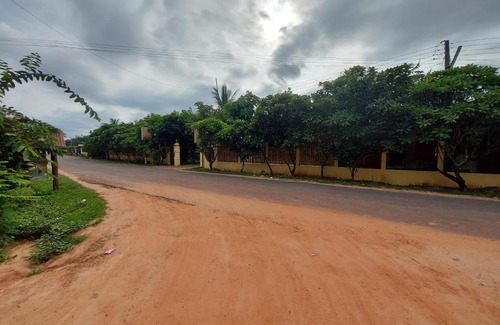 Champasak House | Riverview Serenity: Family-Friendly Anouxa Guesthouse Awaits