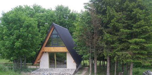 Virak Ski Chalet | Oceanfront Retreat at Anovi House with Spa & Child-Friendly Options