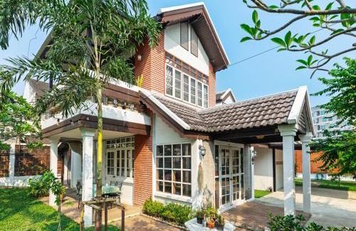 Nimman Villa | Discover An's Home: Pet-Friendly Haven Rated 9.8/10
