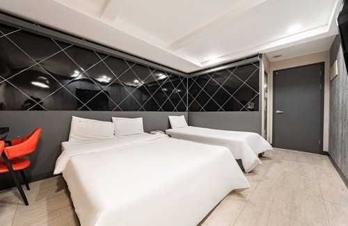 Suwon Hotel | Eco-Friendly Stay at Ansan Geongeondong O2 with Breakfast