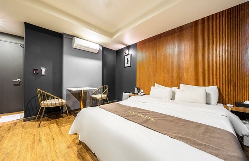 Suwon Hotel | Eco-Friendly Comfort at Ansan Sangnoksu Top Hotel