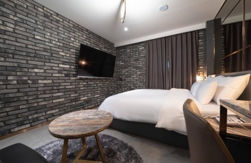 Suwon Hotel | Eco-Friendly Comfort at Ansan the Gray with Breakfast