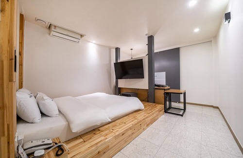 Suwon Hotel | Eco-Friendly Stay at Ansan Vant Hotel with Kitchen Access