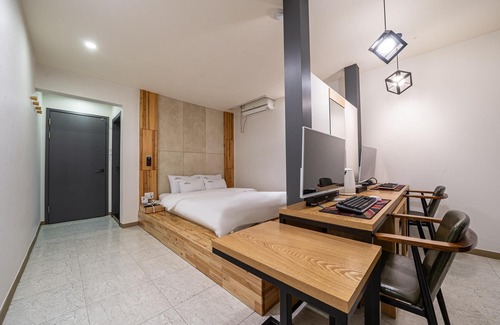 Suwon Hotel | Eco-Friendly Stay at Ansan Vant Hotel with Kitchen Access