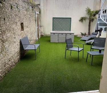 Ver-sur-Mer Apartment | Discover Anselme: Pet-Friendly Duplex Near the Sea