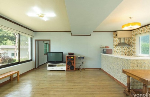 Anseong House | Eco-Friendly Retreat at Anseong Songjiwon Pension