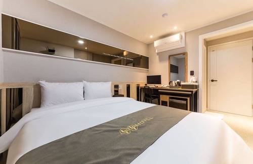 Suwon Hotel | Eco-Friendly Comfort at Anshan Nunu with Breakfast & Hot Tub