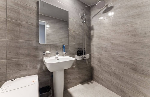 Suwon Hotel | Eco-Friendly Comfort at Anshan Nunu with Breakfast & Hot Tub