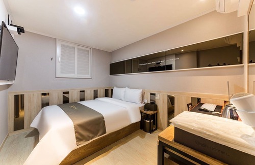 Suwon Hotel | Eco-Friendly Comfort at Anshan Nunu with Breakfast & Hot Tub
