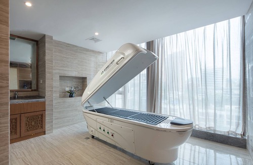 Xixiu District Hotel | Discover Anshun Perenc Hotel: Cozy Stay with Pool & Spa