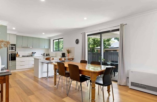 Bletchington House | Discover Anson Abode: Modern Comfort in CBD Living