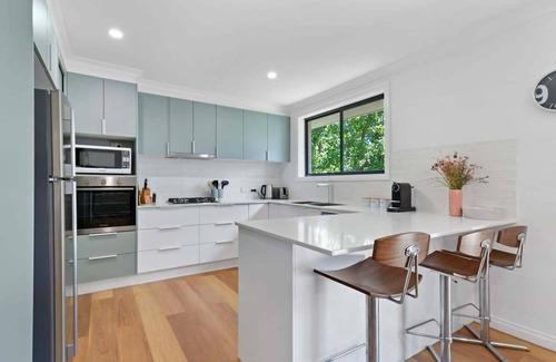 Bletchington House | Discover Anson Abode: Modern Comfort in CBD Living