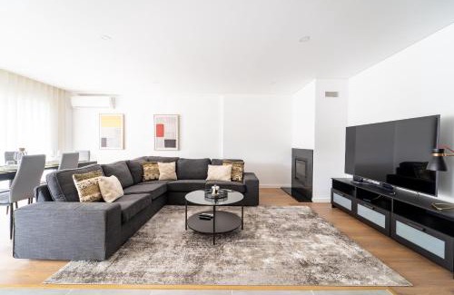 Braga Apartment | Family-Friendly Retreat at António Marinho by House and People