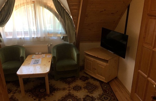Szentes House | Relax at Antal-tavi Fogadó with Ocean Views & Breakfast