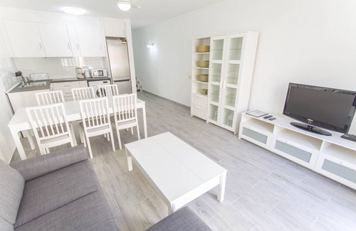 Nerja City Centre House | Top-Rated Antali Parador Nerja with Pool & Spa Amenities